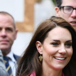 Elle s'y rend tous les ans et avait même fait la visite en 2019 avec Elizabeth II. 
Catherine (Kate) Middleton, princesse de Galles, à l'exposition horticole "Chelsea Flower Show" à l'hôpital royal de Chelsea à Londres, le 22 mai 2023. 