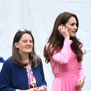 Et sa robe rose, très printanière, faisait parfaitement le travail !
Catherine (Kate) Middleton, princesse de Galles, à l'exposition horticole "Chelsea Flower Show" à l'hôpital royal de Chelsea à Londres, le 22 mai 2023. 