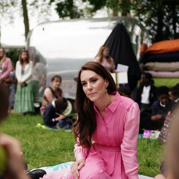 Catherine (Kate) Middleton, princesse de Galles, participe au pique-nique des enfants à l'exposition horticole "Chelsea Flower Show" à l'hôpital royal de Chelsea à Londres, le 22 mai 2023. 