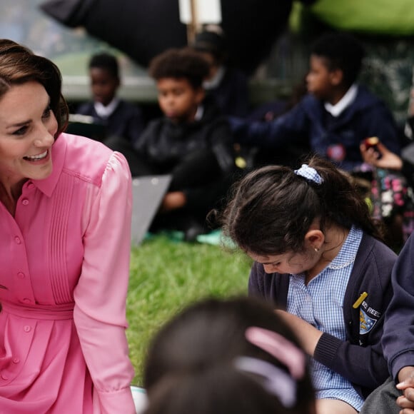 Catherine (Kate) Middleton, princesse de Galles, participe au pique-nique des enfants à l'exposition horticole "Chelsea Flower Show" à l'hôpital royal de Chelsea à Londres, le 22 mai 2023. 