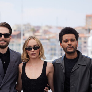 La productrice Ashley Levinson, le réalisateur Sam Levinson, Lily-Rose Depp, Abel Makkonen Tesfaye (The Weeknd) et le producteur Reza Fahim au photocall de "The Idol" lors du 76ème Festival International du Film de Cannes, le 23 mai 2023. © Jacovides / Moreau / Bestimage