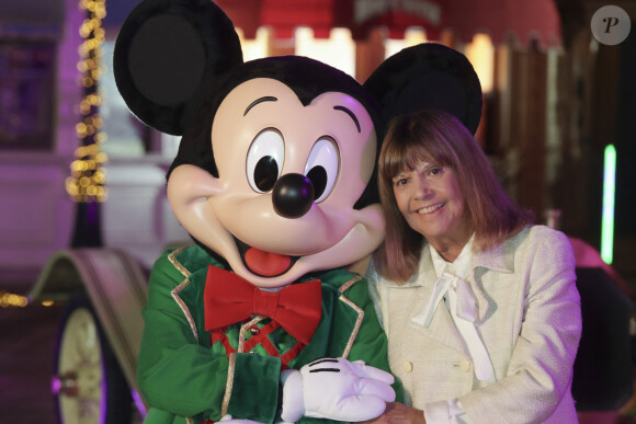 Exclusif - Mickey, Chantal Goya - Jour 3 - Tournage de l'émission "Nuit magique dans le monde de Disney" à Disneyland Paris, diffusée le 27 décembre sur M6. Le 9 septembre 2022 © C.Moreau-J.Tribeca / Bestimage 