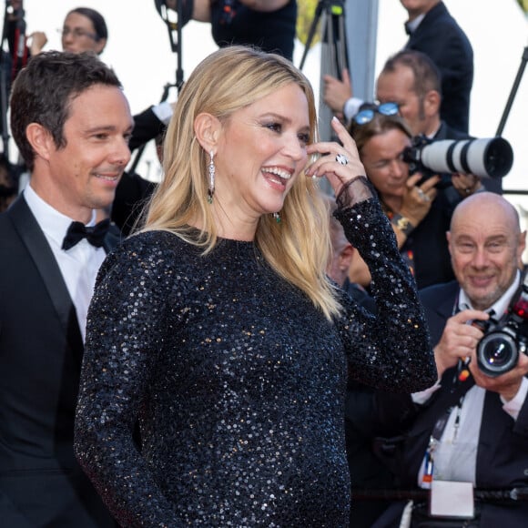 Enceinte de son deuxième enfant, l'actrice belge était radieuse.
Virginie Efira (enceinte) - Montée des marches du film " La passion de Dodin Bouffant " lors du 76ème Festival International du Film de Cannes, au Palais des Festivals à Cannes. Le 24 mai 2023 © Olivier Borde / Bestimage 