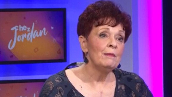 "Vous auriez pu la maquiller" : Fabienne Thibeault expose son imposante cicatrice à la télé, après son quadruple pontage