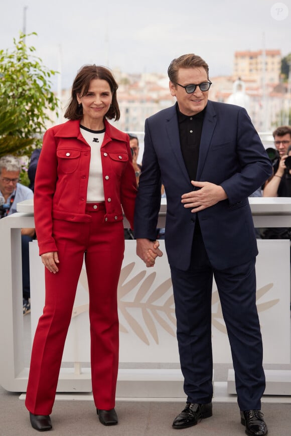 Juliette Binoche et Benoît Magimel au photocall de "La Passion de Dodin Bouffant" lors du 76e Festival de Cannes, le 25 mai 2023. © Jacovides-Moreau/Bestimage