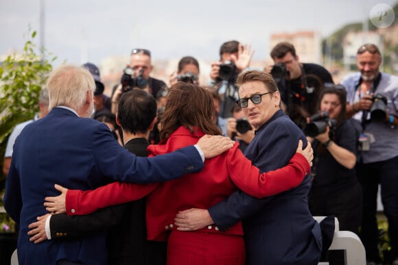 Pierre Gagnaire, Tran Anh Hung, Juliette Binoche et Benoît Magimel - Photocall de "La Passion de Dodin Bouffant" lors du 76e Festival de Cannes, le 25 mai 2023. © Jacovides-Moreau/Bestimage