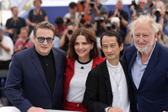 Benoît Magimel, Juliette Binoche, Tran Anh Hung et Pierre Gagnaire - Photocall de "La Passion de Dodin Bouffant" lors du 76e Festival de Cannes, le 25 mai 2023. © Jacovides-Moreau/Bestimage