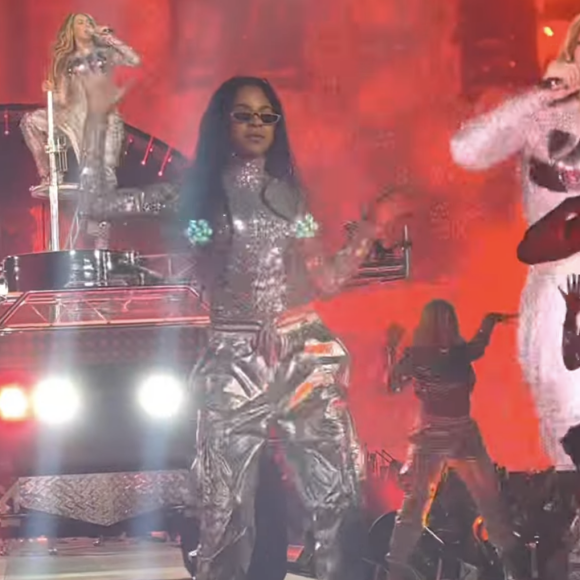 Blue Ivy danse au concert de Beyoncé le 26 mai 2023.