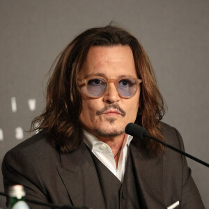Johnny Depp s'identifie à la nouvelle compagne de sa fille
Johnny Depp - Conférence de presse du film "Jeanne du Barry" lors du 76ème Festival International du Film de Cannes. Le 17 mai 2023 © Borde-Jacovides-Moreau / Pool / Bestimage 