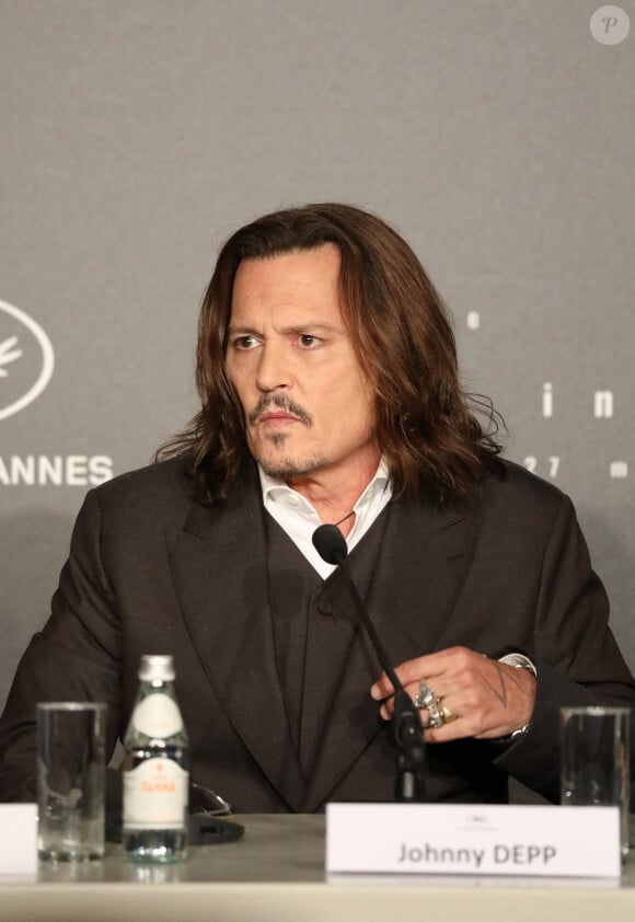 Johnny Depp est content que sa fille fréquente une musicienne
Johnny Depp - Conférence de presse du film "Jeanne du Barry" lors du 76ème Festival International du Film de Cannes. Le 17 mai 2023 © Borde-Jacovides-Moreau / Pool / Bestimage 