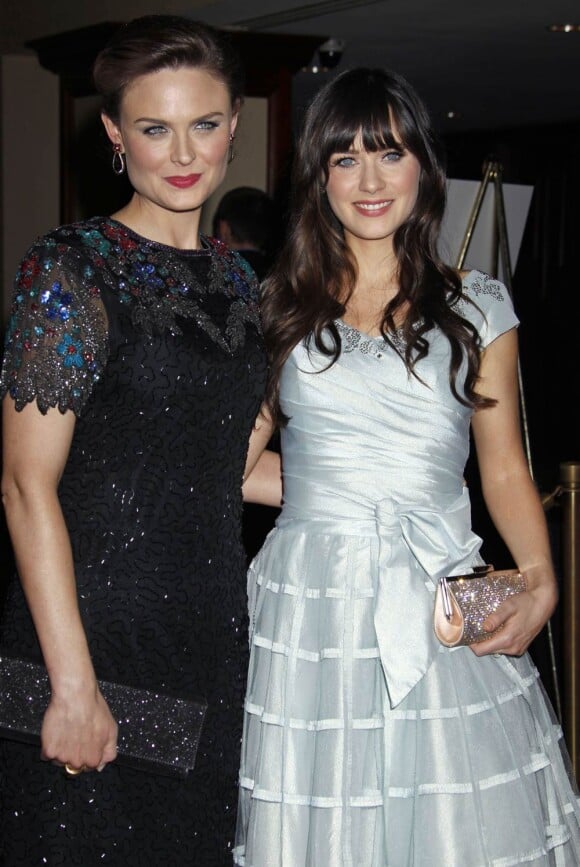 Zooey Deschanel et sa soeur Emily Deschanel, samedi 27 février, lors des 24e Outstanding Achievement Awards, à Century City.