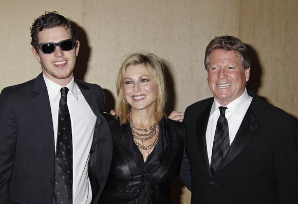 Ryan O'Neal et sa fille Tatum, venue avec son fils Kevin, samedi 27 février, lors des 24e Outstanding Achievement Awards, à Century City.