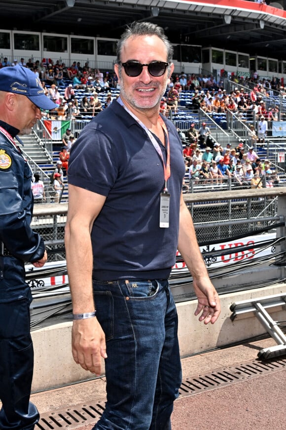 Jean Dujardin était sur le Rocher pour assister à la course de Formule 1
 
Jean Dujardin - People lors du 80ème Grand Prix de Monaco de Formule 1 à Monaco le 28 mai 2023. © Bruno Bebert/bestimage