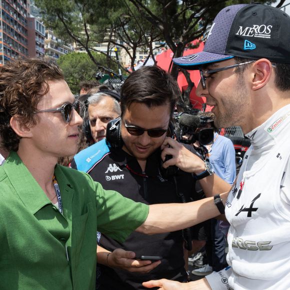 Tom Holland a pu faire la connaissance du pilote français Esteban Ocon
 
Tom Holland - People sur la grille de départ lors du 80ème Grand Prix de Monaco de Formule 1 à Monaco le 28 mai 2023. © Olivier Huitel/Pool Monaco