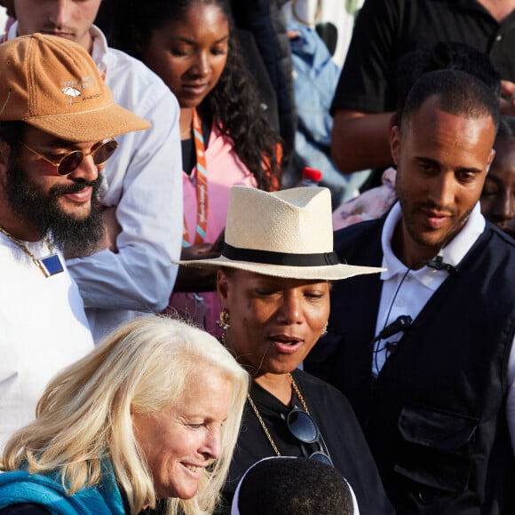 Joakim Noah, Jill Smoller, Queen Latifah et Frances Tiafoe - Personnalités dans les tribunes lors des internationaux de tennis de Roland Garros le 29 mai 2023. © Moreau / Jacovides / Bestimage