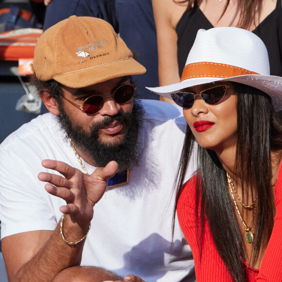 Joakim Noah et sa femme Lais Ribeiro - Personnalités dans les tribunes lors des internationaux de tennis de Roland Garros le 29 mai 2023. © Moreau / Jacovides / Bestimage