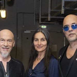 Alors que le maire, lui, s'attendait à une foule de monde et avait même été plus que prévoyant.
Exclusif - Florent Pagny et sa femme Azucena, Pascal Obispo - Backstage de l'émission spéciale "Unis pour l'Ukraine" à la Maison de la Radio et de la Musique à Paris le 8 mars 2022. © Cyril Moreau / Jack Tribeca / Bestimage