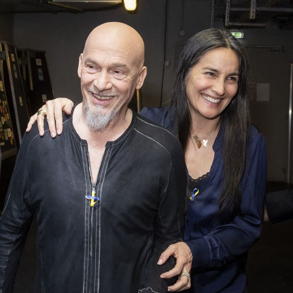 Et lors de son mariage, le chanteur a à nouveau prouvé son originalité.
Exclusif - Florent Pagny et sa femme Azucena - Backstage de l'émission spéciale "Unis pour l'Ukraine" à la Maison de la Radio et de la Musique à Paris. © Cyril Moreau / Jack Tribeca / Bestimage 