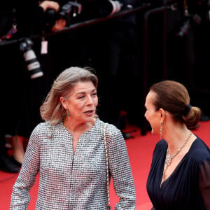 Une belle amitié qui va perdurer ! 
La princesse Caroline de Hanovre, Carole Bouquet - Montée des marches du film " Killers of the flower moon " lors du 76ème Festival International du Film de Cannes, au Palais des Festivals à Cannes. Le 20 mai 2023 © Jacovides-Moreau / Bestimage 