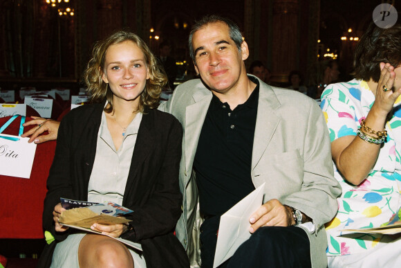Jerome Anger et sa femme Claire Borotra lors de la collection Franck Sorbier de Haute Couture Automne Hiver 2001-2002.