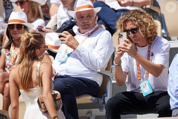 Kiara Amato et Joalukas Noah (fils de Y.Noah et I.Camus) en tribunes lors des Internationaux de France de tennis de Roland Garros 2023 à Paris, France, le 1er juin 2023. © Jacovides-Moreau/Bestimage