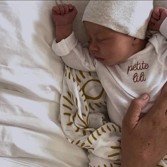 La petite fille fêtera ses deux ans devant d'autres amis de la famille. 
Le prince Harry, duc de Sussex et Meghan Markle, duchesse de Sussex, avec leurs enfants Archie et Lilibet. 