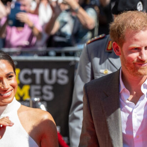 Pour rappel, l'an dernier Lilibet avait fêté son anniversaire à Londres. 
Le prince Harry, duc de Sussex et Meghan Markle, duchesse de Sussex, arrivent à l'hôtel de ville pour l'événement Invictus Games Dusseldorf 2023 One Year to Go, à Düsseldorf, Allemagne, le 6 septembre 2022. 