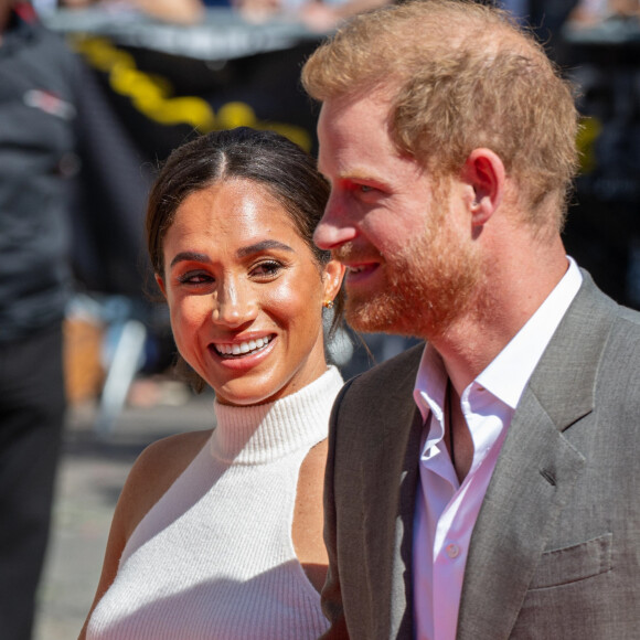 Le prince Harry, duc de Sussex et Meghan Markle, duchesse de Sussex, arrivent à l'hôtel de ville pour l'événement Invictus Games Dusseldorf 2023 One Year to Go, à Düsseldorf, Allemagne, le 6 septembre 2022. 