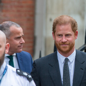 Le prince Harry, duc de Sussex, à la sortie du procès contre l'éditeur du journal "Daily Mail" à Londres, le 30 mars 2023. © Tayfun Salci/Zuma Press/Bestimage 