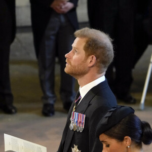 Le prince Harry, duc de Sussex, Meghan Markle, duchesse de Sussex- Intérieur - Procession cérémonielle du cercueil de la reine Elisabeth II du palais de Buckingham à Westminster Hall à Londres. Le 14 septembre 2022 