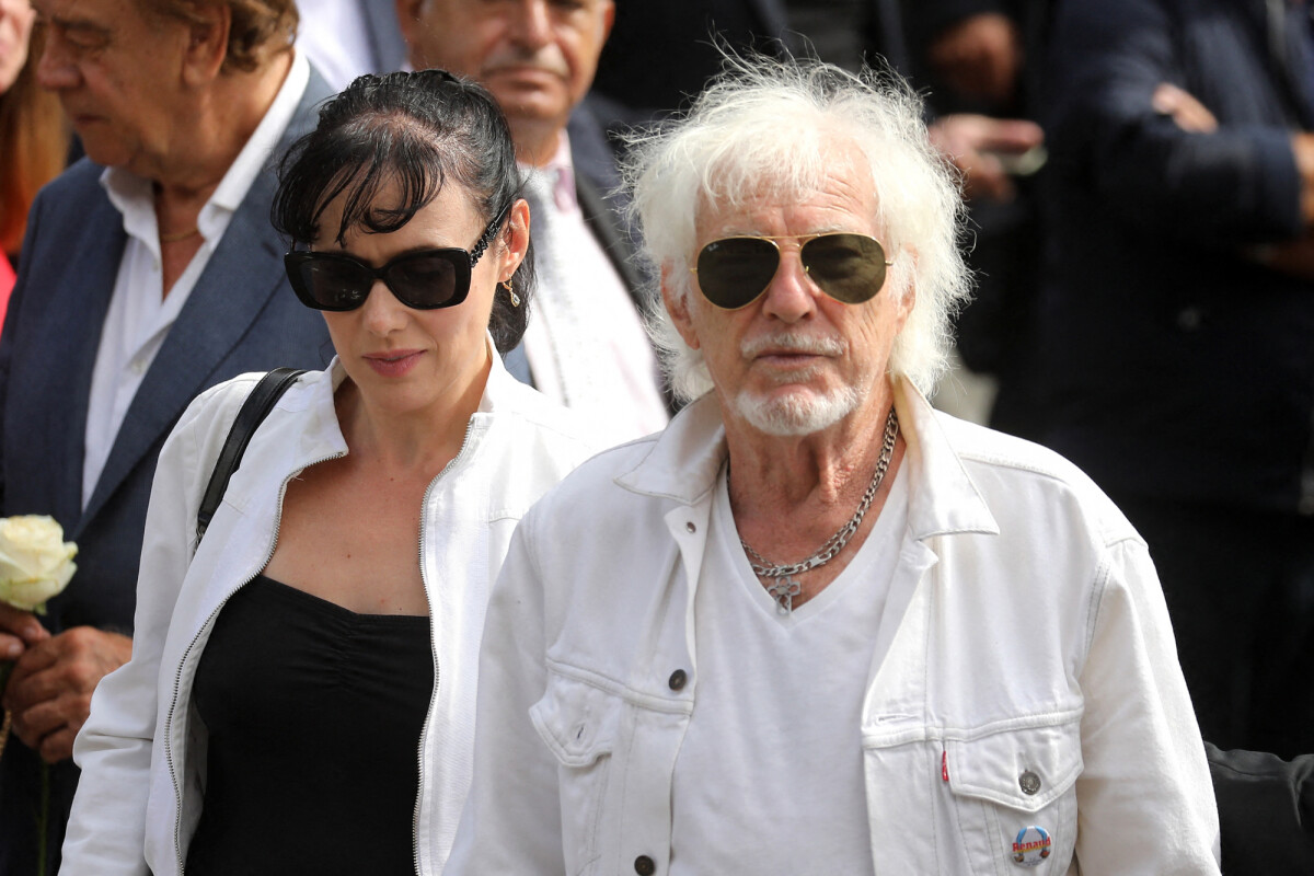 Hugues Photo : Hugues Aufray et sa compagne Muriel - Sorties - Obsèques de ...