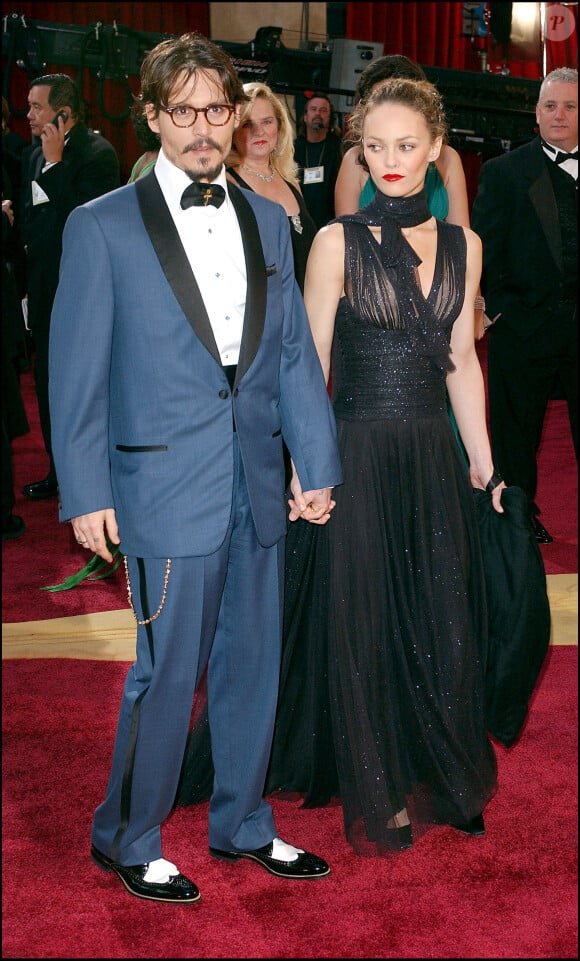 L'acteur a dit être fier de sa fille née de son couple avec Vanessa Paradis
Johnny Depp et Vanessa Paradis lors de la cérémonie des Oscars 2005
