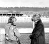 Camilla Parkle Bowles était déjà dans le coeur du prince Charles lorsqu'il a rencontré Diana.
Camilla Parker Bowles et la princesse Diana (Lady Diana Spencer), à l'hippodrome de Ludlow, regardant le prince Charles en compétition, en octobre 1980
