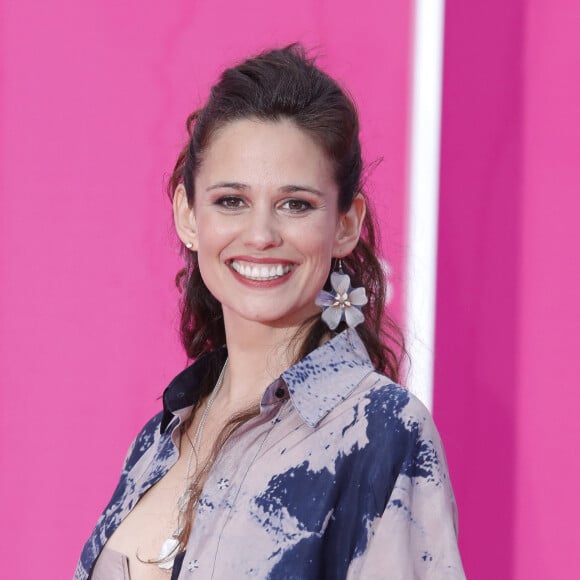 La comédienne était de retour à Paris pour assurer le tournage de la nouvelle saison de la série "Clem".
Lucie Lucas (Cannes Confidential) - Photocall (tapis rose) du festival Canneseries saison 6 au palais des festivals à Cannes le 16 avril 2023. © Denis Guignebourg / Bestimage