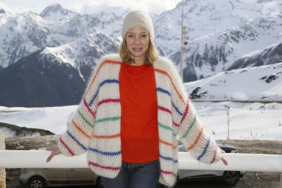 Elodie Frenck pour Et doucement rallumer les étoiles - Rendez-vous avec les actrices et acteurs de la 24ème édition du festival Tv de Luchon le 12 février 2022. © Christophe Aubert / Bestimage 