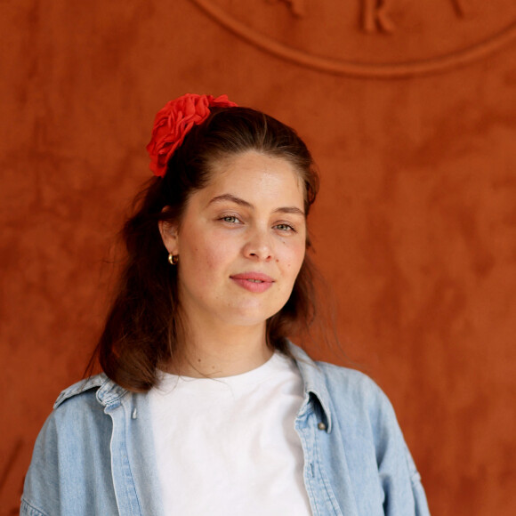 Ce jour, les journalistes ont pu croiser d'autres nombreuses célébrités.
Marie-Ange Casta au village lors des Internationaux de France de tennis de Roland Garros 2023, à Paris, France, le 8 juin 2023. © Jacovides-Moreau/Bestimage