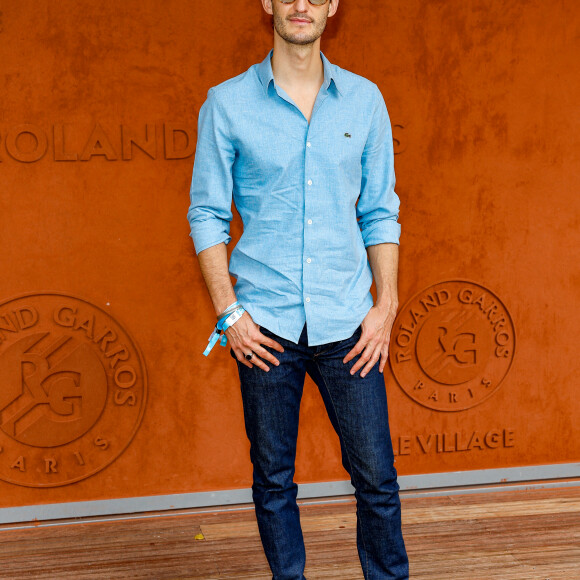 Pierre Niney au village lors des Internationaux de France de tennis de Roland Garros 2023, à Paris, France, le 9 juin 2023. © Jacovides-Moreau/Bestimage