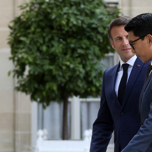 Le président de la république, Emmanuel Macron recoit le Président de la République de Madagascar, Andry RAJOELINA pour un entretien au palais de l'Elysée, à Paris, France, le 9 juin 2023. © Stéphane Lemouton/Bestimage 