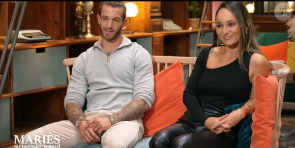 Léa et Emmanuel ont décidé de mettre un terme à leur histoire...
Léa et Emmanuel lors de l'épisode final de "Mariés au premier regard"