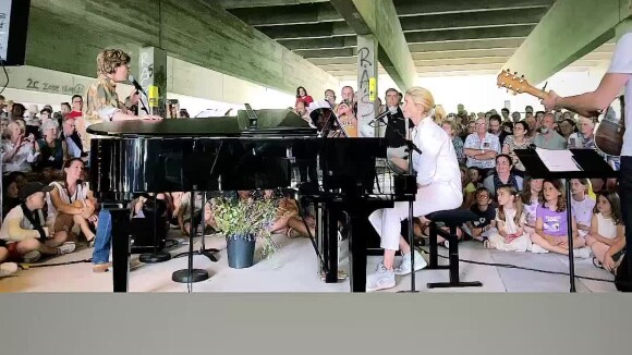 Laurent Delahousse fier de sa compagne Alice Taglioni qui joue du piano en public - Instagram