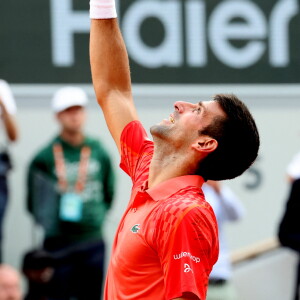 Novak Djokovic - Novak Djokovic remporte les Internationaux de France de tennis de Roland Garros 2023 face à Casper Ruud (7-6 [7-1], 6-3, 7-5) à Paris le 11 juin 2023. Novak Djokovic s'adjuge un 23ème titre record en Grand Chelem et dépasse Rafael Nadal, bloqué à 22 titres et forfait cette année. © Jacovides-Moeau/Bestimage