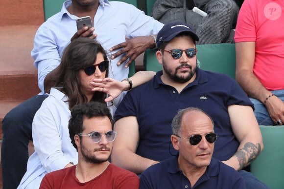 Mariage - Artus s'est marié avec Sarah - Artus et sa compagne Sarah Nasrallah dans les tribunes des internationaux de tennis de Roland Garros à Paris, France, le 3 juin 2018. © Dominique Jacovides - Cyril Moreau/Bestimage 