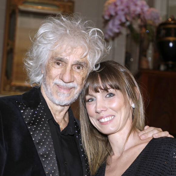 Louis Bertignac a épousé Laetitia il y a plusieurs années
Louis Bertignac et sa femme Laetitia Brichet lors de la soirée des "Stéthos d'or" à l'hôtel Four Seasons George V à Paris © Cédric Perrin / Bestimage