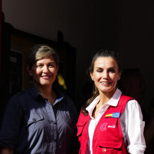 Radieuse, elle est un exemple de femme passionnée pour ses deux filles
La reine Letizia d'Espagne, accompagnée de la première dame de Colombie, Veronica Alcocer, visite le centre de formation "Taller Cartagena de Indias" à Carthagène, le 14 juin 2023, au premier jour de son voyage officiel en Colombie. Cette école propose une formation technique aux métiers traditionnels depuis 1992.