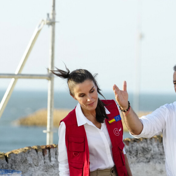 La reine Letizia d’Espagne, accompagnée de la première dame de Colombie, Veronica Alcocer, visite les travaux de restauration du Baluarte de Santa Catalina à Carthagène, le 13 juin 2023, lors de son voyage officiel en Colombie.