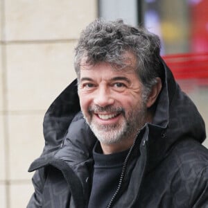 Stéphane Plaza à la sortie de l'émission "Les Grosses Têtes" aux studios RTL à Neuilly-sur-Seine, France, le 21 novembre 2022. © Jonathan Rebboah/Panoramic/Bestimage 