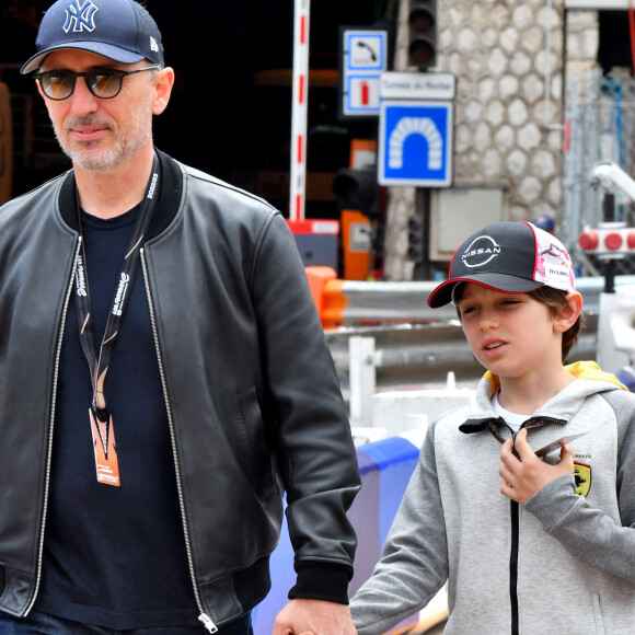 Gad est également papa de Raphaël
Gad Elmaleh et son fils Raphaël durant le 6eme Monaco E-Prix à Monaco, le 6 mai 2023.