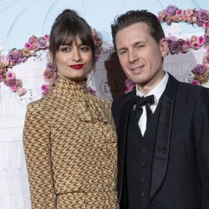 La jeune femme qui est enceinte de 6 mois s'est mariée selon le magazine "Public".
Clara Luciani et son compagnon Alex Kapranos - Photocall du 40ème Gala de Charité AROP (Association pour le Rayonnement de l'Opéra de Paris) à l'Opera Garnier à Paris le 27 février 2020. © Pierre Perusseau/Bestimage