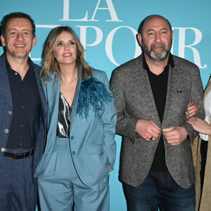 Dany Boon avec sa fille Sarah et sa compagne Laurence Arné, Kad Merad et sa femme Julia Vignali - Avant-première du film "La Vie pour de vrai" au cinéma Pathé Wepler à Paris le 18 avril 2023. © Coadic Guirec/Bestimage