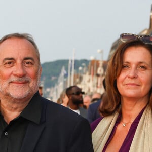 Antoine Duléry et Pascale Pouzadoux sur le tapis rouge du prix du court métrage lors du 37ème festival du film de Cabourg (37ème journées romantiques du 14 au 18 juin 2023), à Cabourg, France, le 16 juin 2023. © Coadic Guirec/Bestimage 